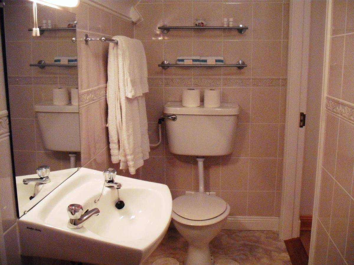 Фотографии номера Трехместный номер в  Maryville Bed and Breakfast Нина